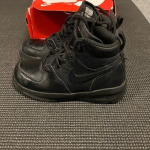 Toddler boys Nike Boots